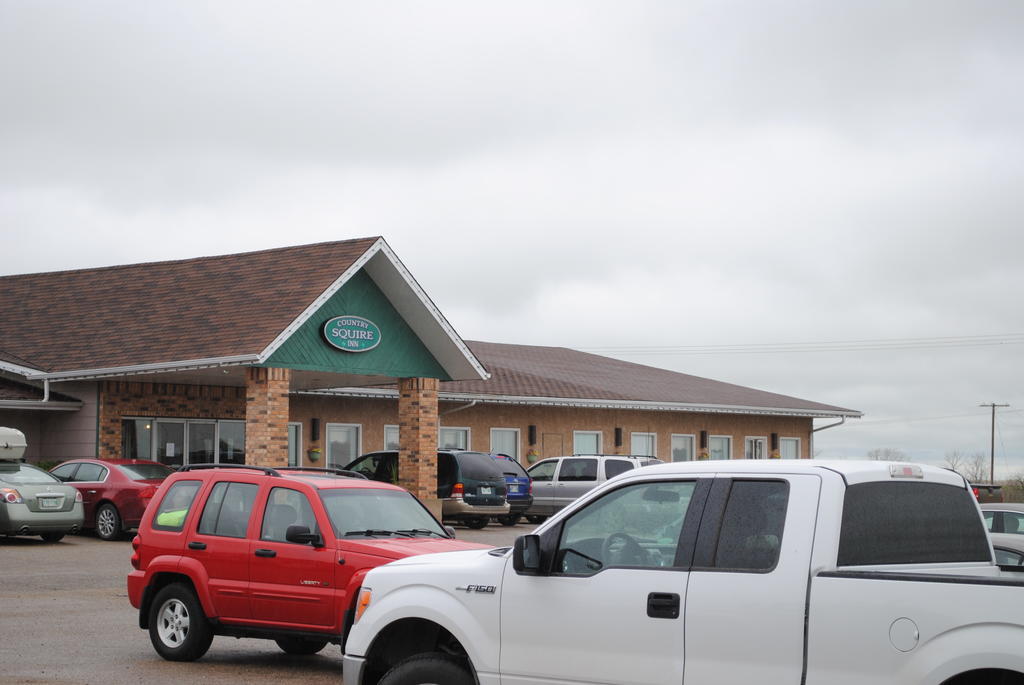 Moosomin Country Squire Inn エクステリア 写真