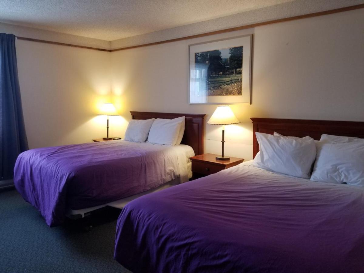 Moosomin Country Squire Inn エクステリア 写真